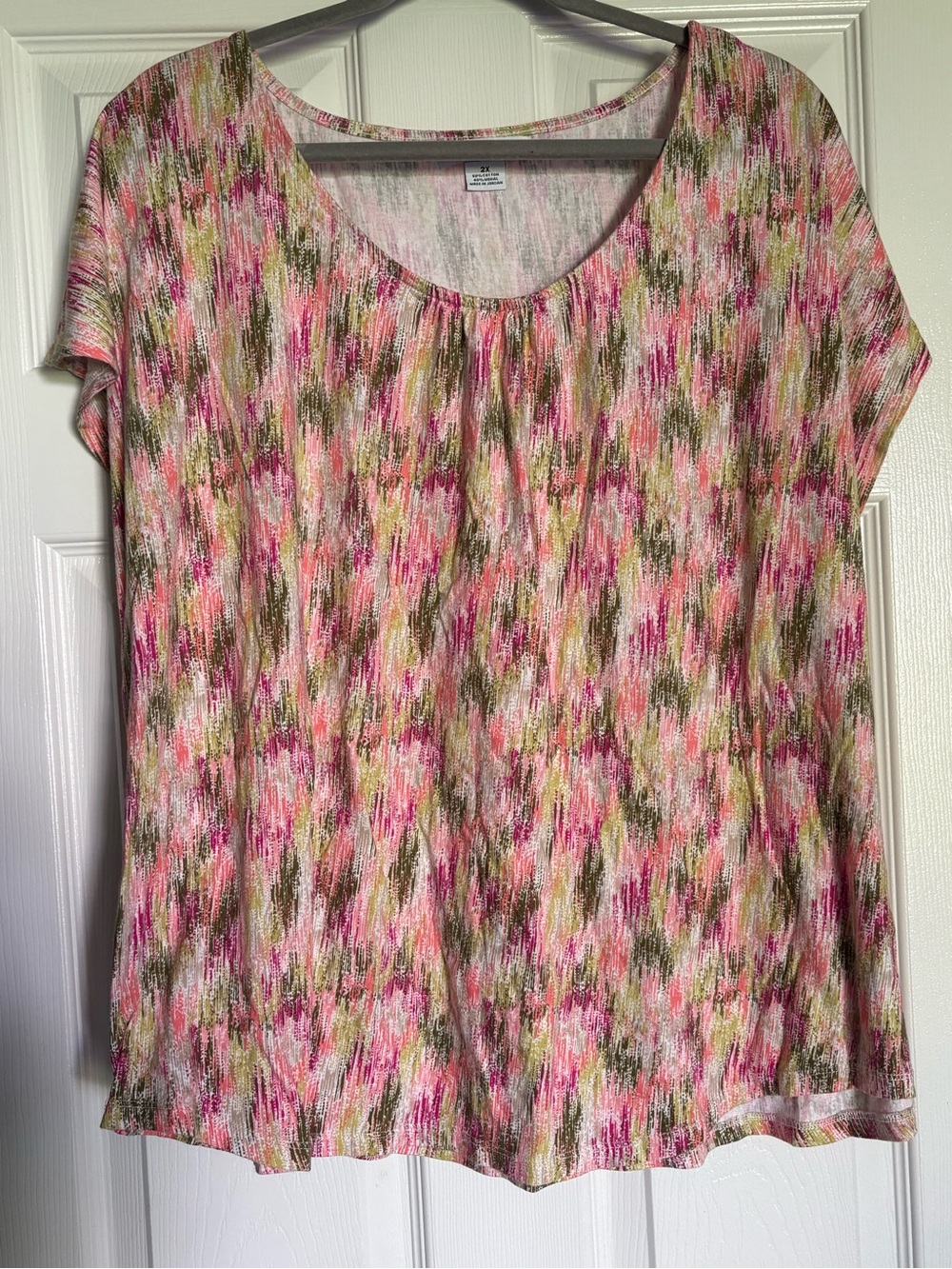 Liz Claiborne Pink Multi-Brushstroke Scoop Neck Top